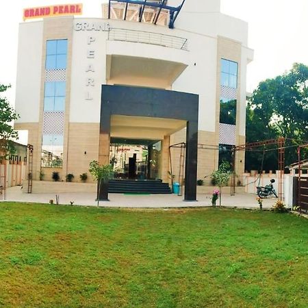 Grand Pearl Hotel & Banquet 勒克瑙 外观 照片