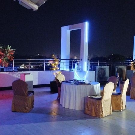 Grand Pearl Hotel & Banquet 勒克瑙 外观 照片