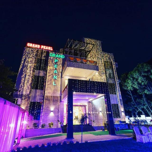 Grand Pearl Hotel & Banquet 勒克瑙 外观 照片